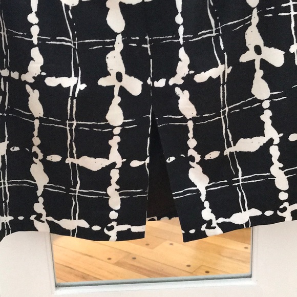 EXPRESS - Strapless Dress - Size 2 (fits like a 0) - Picture 3 of 4